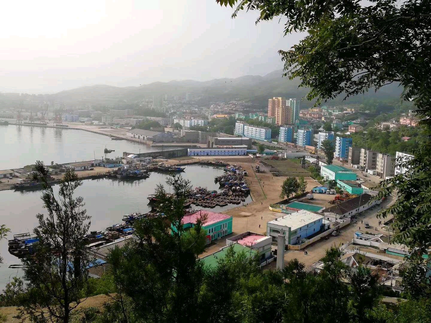 为了扶正受损驱逐舰朝鲜清津船厂用上新工具